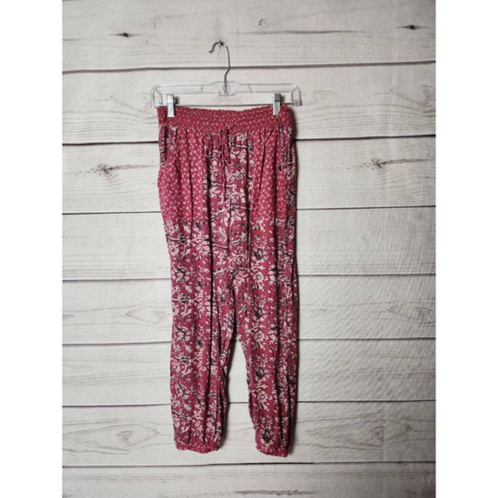 American Eagle Outfitters Red Floral Pants